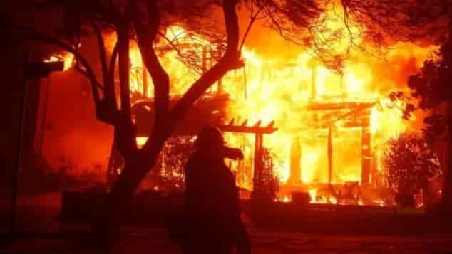 Voraz incendio en California: los evacuados ya son más de 80.000 y las llamas alcanzaron más de 1.000 hectáreas