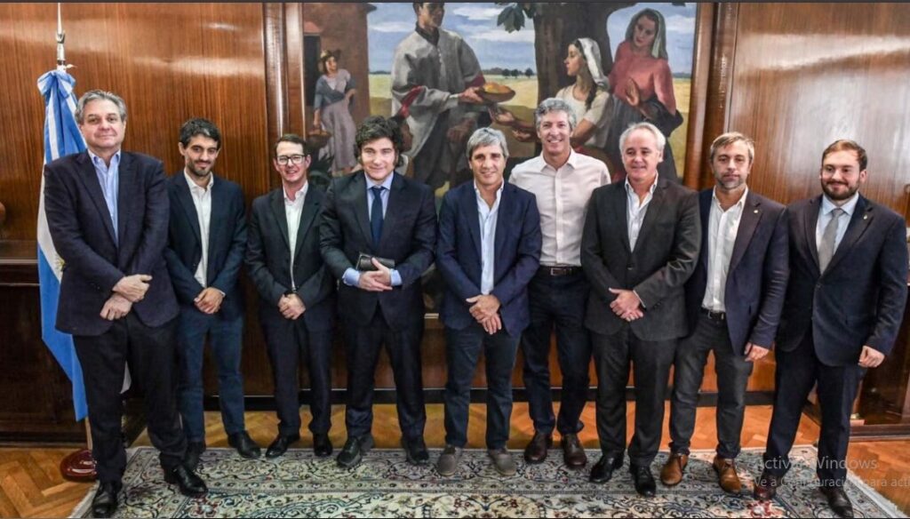 Tras el anuncio del fin del cepo y el nuevo plan cambiario, crece la expectativa por la cotización del dólar