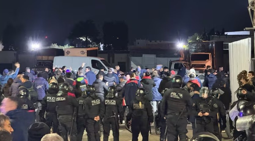 Hubo incidentes en la marcha de los hinchas de San Lorenzo contra Moretti: piden elecciones anticipadas