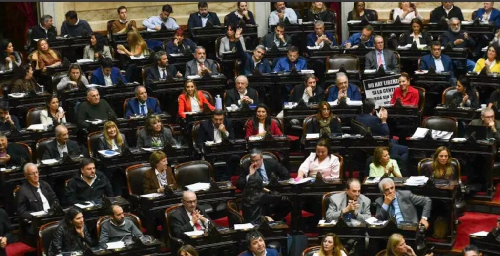 La oposición desafía al Gobierno y busca avanzar con leyes que forzarían un veto de Milei en plena campaña